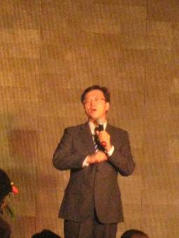 2011年度中國優(yōu)秀陶瓷經(jīng)銷商頒獎典禮，大將軍載譽(yù)而歸！
(圖1)