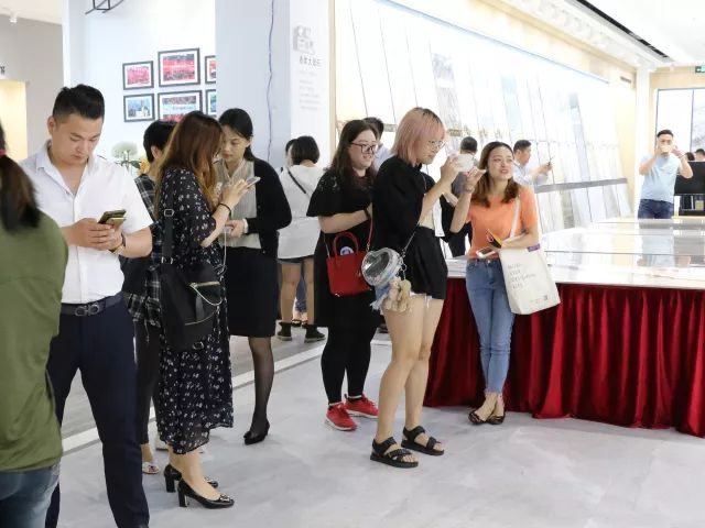 設想未來丨將軍企業(yè)2018新品發(fā)布會暨《夢想的空間》中國年度室內設計競賽沙龍發(fā)布會圓滿召開！
(圖13)