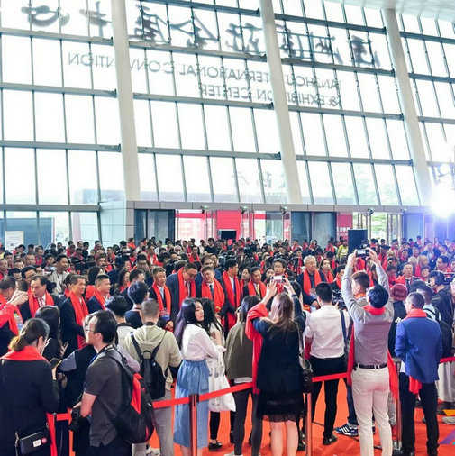 熱點(diǎn)丨熱火朝天的行業(yè)兩大盛會(huì)中，大咖會(huì)去做什么？
(圖2)