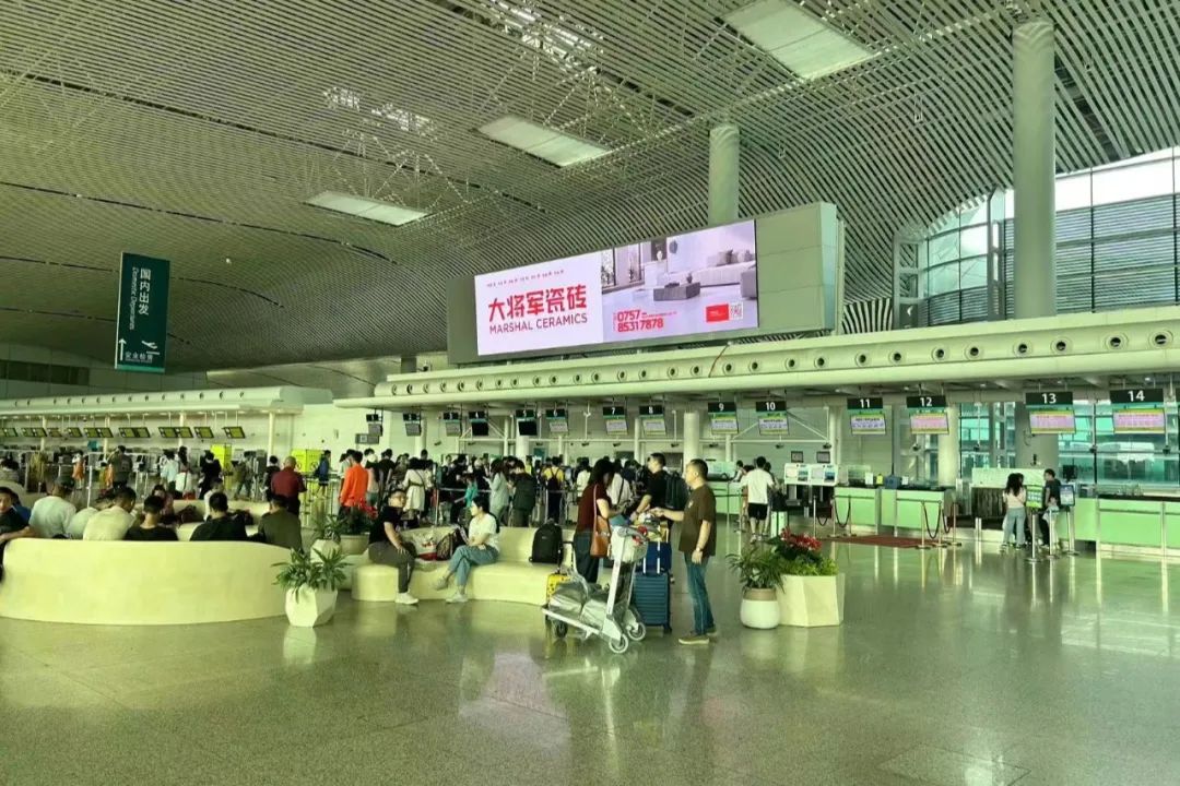 全速前進(jìn)丨大將軍瓷磚機(jī)場&高鐵廣告再登廣東，開啟黃金廣告位的“霸屏模式”！(圖6)